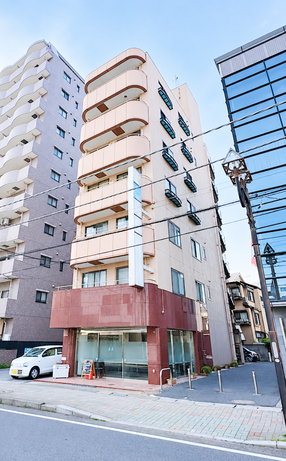サロンが入る建物の外観